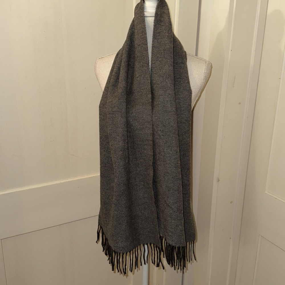 ⭐️Authentic⭐️Valentino Charcoal Cashmere Scarf